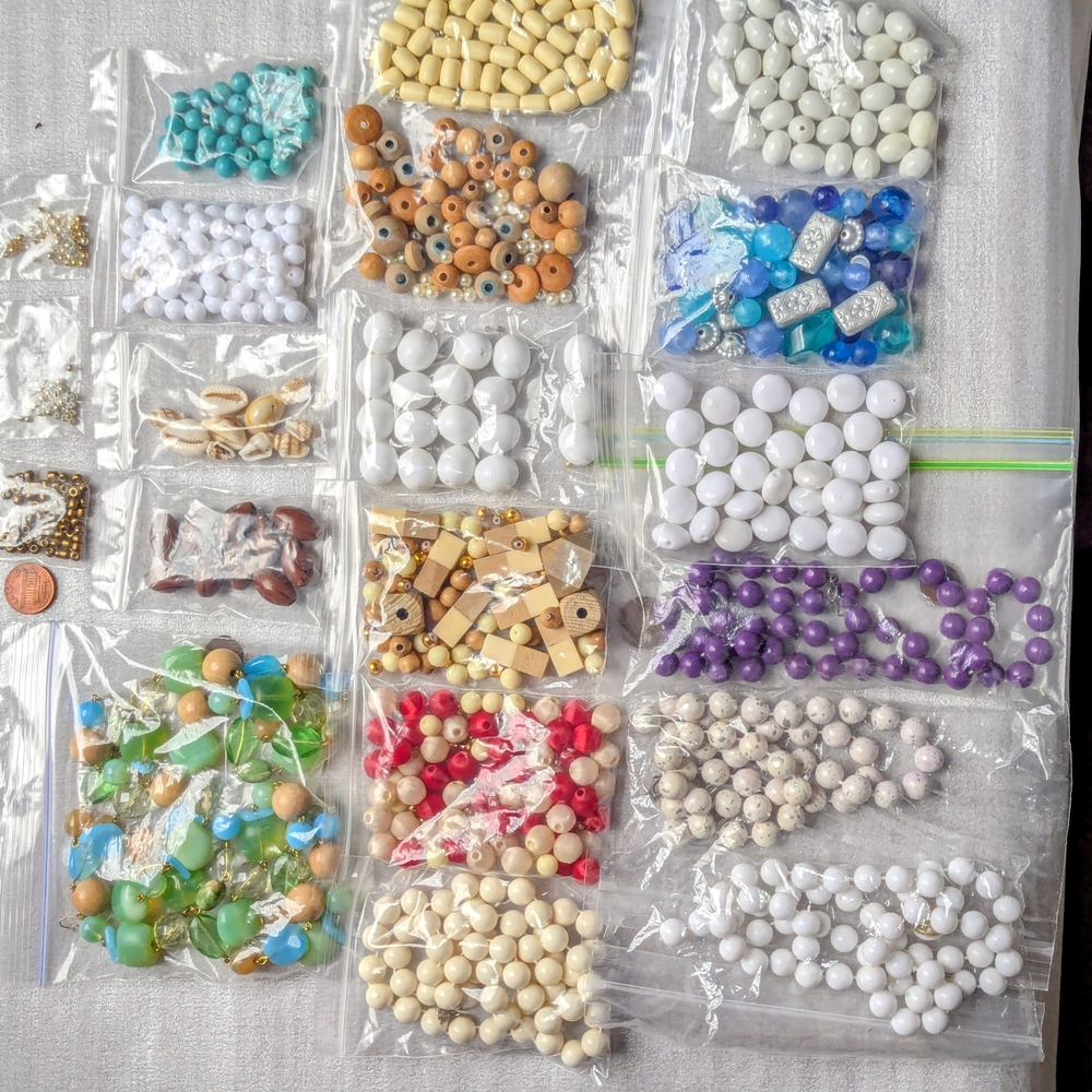 Colorful Bead Collection for Crafting - Picture 4 of 15